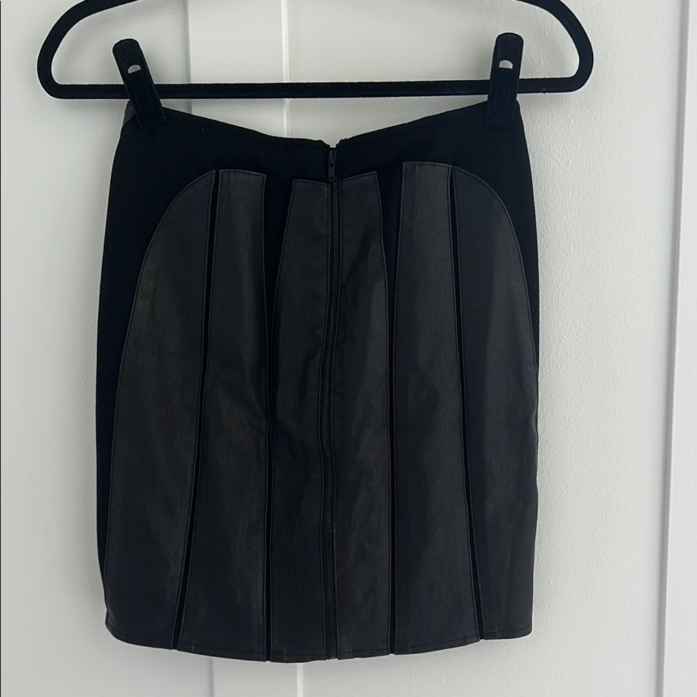 Helmut Lang Black Leather Skirt - Picture 2 of 6